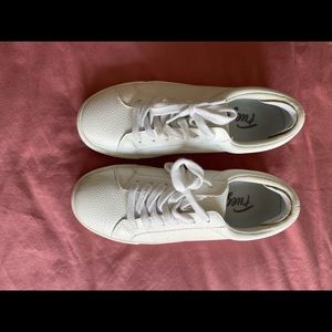 White Fuego dance sneaker